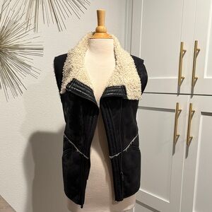 Sanctuary Black Vest with Cream Shearling Collar